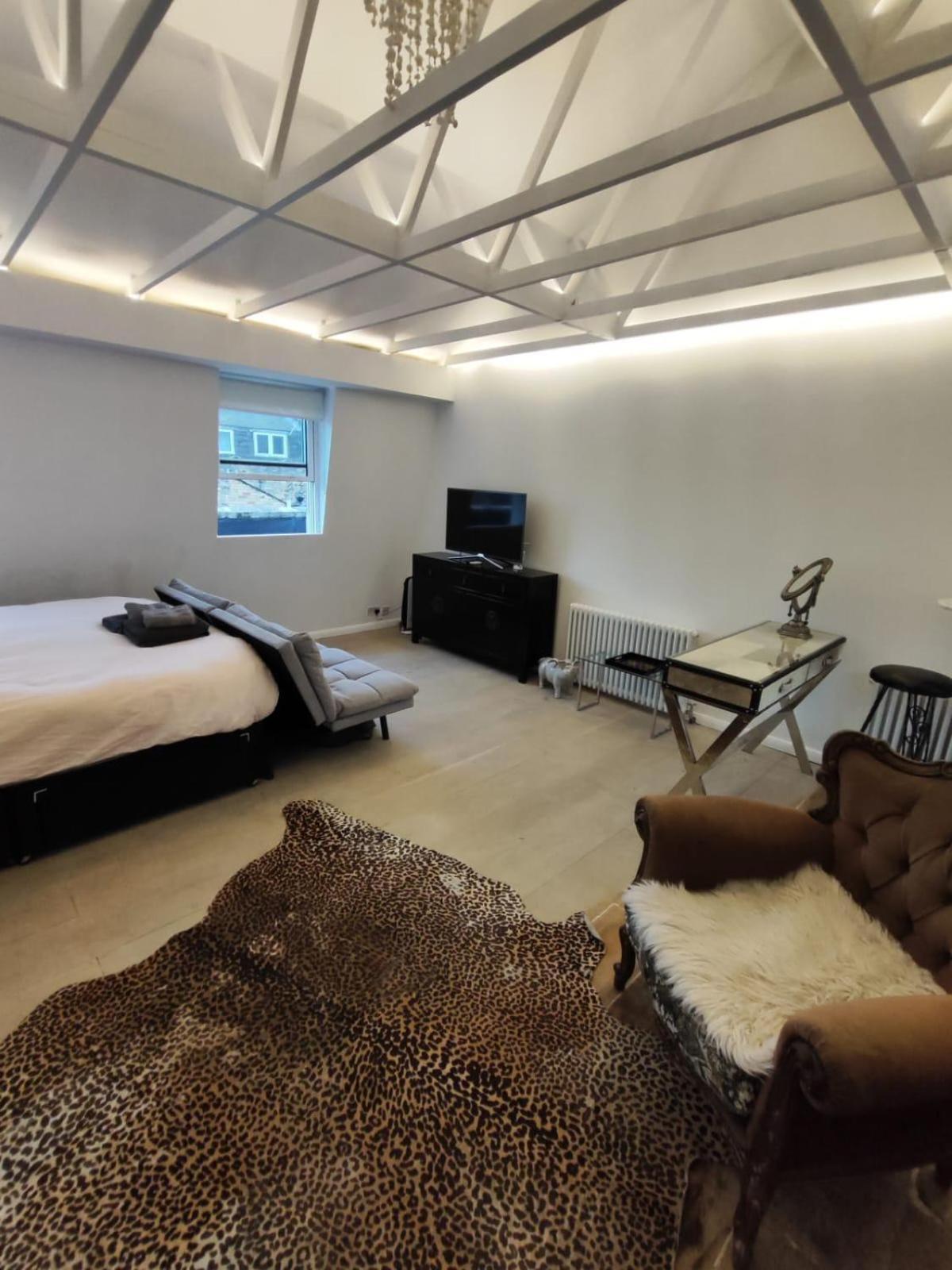 Apartment Loft By Let It B Travel *